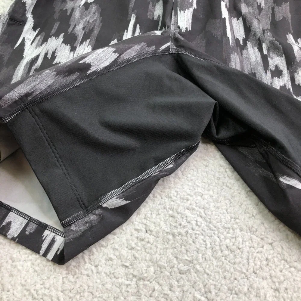 Lululemon T.H.E. Short Luxtreme Linerless 9 Rock Face Mercury Black Mens Small